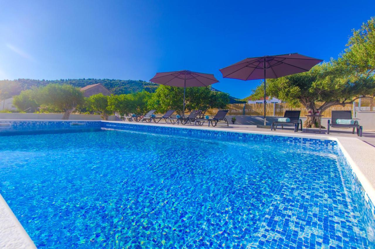 Villa Antonia With Heated Pool Dograde Exterior photo