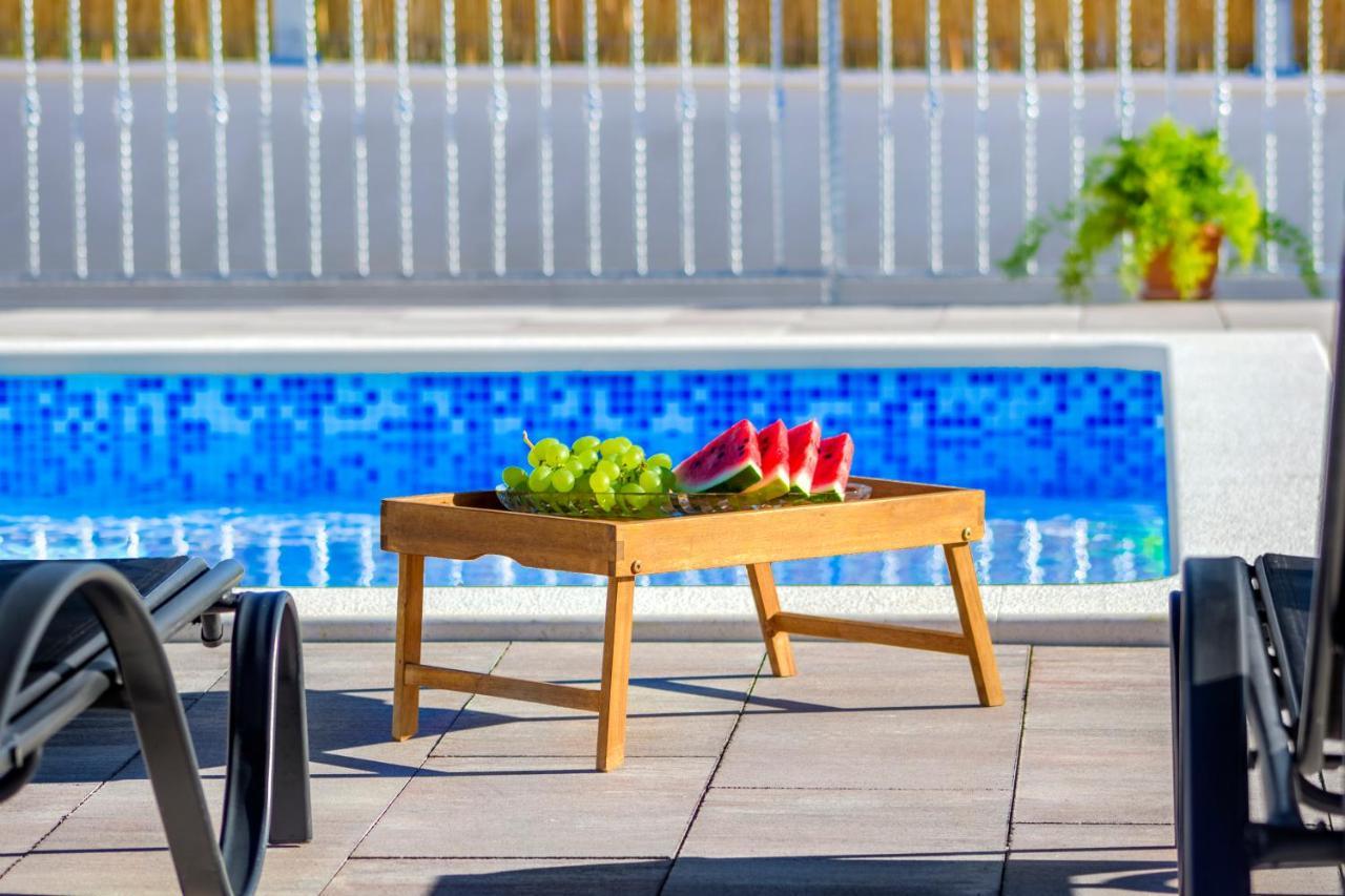 Villa Antonia With Heated Pool Dograde Exterior photo