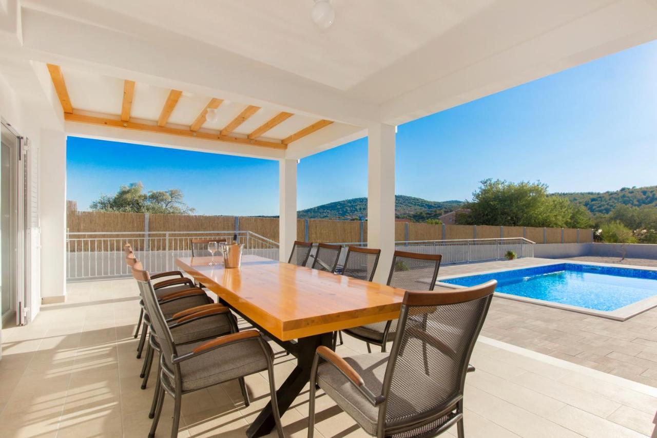 Villa Antonia With Heated Pool Dograde Exterior photo