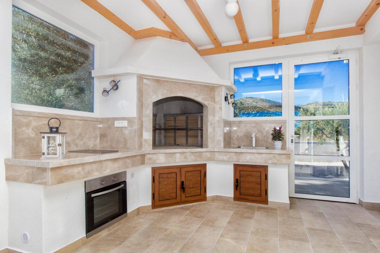 Villa Antonia With Heated Pool Dograde Exterior photo