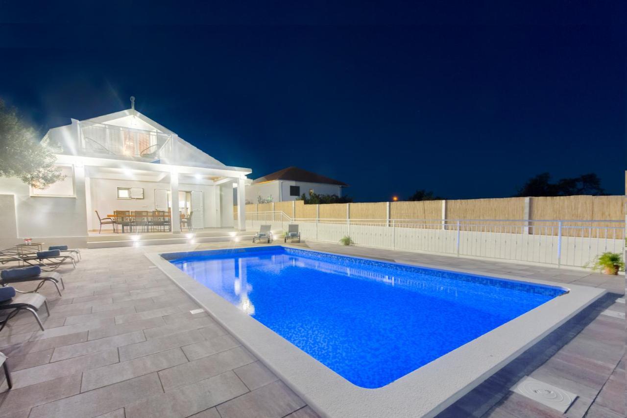 Villa Antonia With Heated Pool Dograde Exterior photo