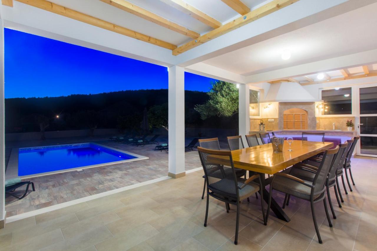 Villa Antonia With Heated Pool Dograde Exterior photo