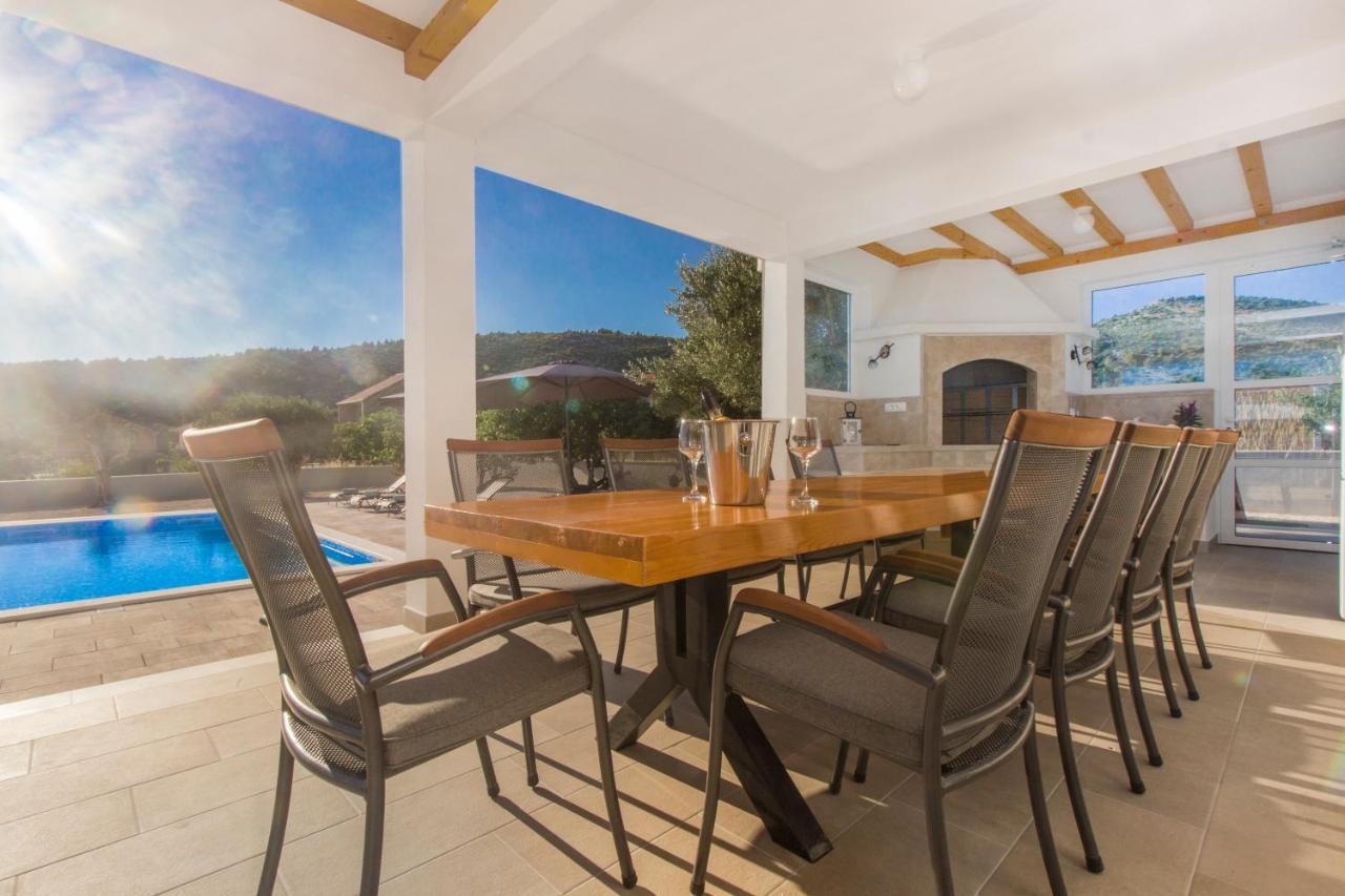 Villa Antonia With Heated Pool Dograde Exterior photo